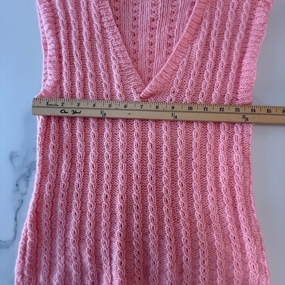 Pink Knit Sleeveless Sweater Vest Size small - Picture 2 of 4